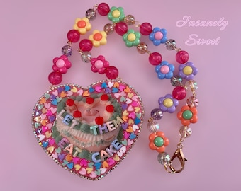 Collar de pastel con forma de corazón "Déjenlos comer pastel"