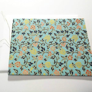 Cartão em branco feito à mão | Borda serrilhada | Washi Chiyogami serigrafado | Pano de algodão reciclado | Papelaria ecológica | Floral vintage