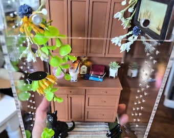 Messy kichen front opening jumping spider or mantis home