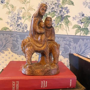 Holy Family carved Statue, Flight to Egypt from Olive Wood Religious