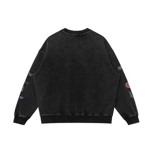 Felpa streetwear con toppe finte - Felpa girocollo oversize pesante da 440 g/m², moda urbana di qualità premium, stile streetwear per uomo e donna immagine 4