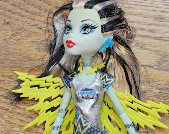 Monster High Doll Frankie Stein Power Ghouls Doll #24