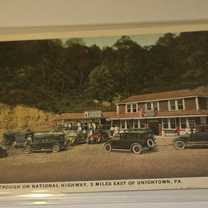 Big Watering Trough Uniontown PA Postal de color antiguo #429 Coches antiguos