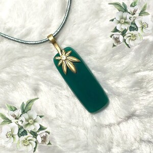Natural Green Onyx Pendant, Antique Brass Daisy Bail &  Clasp, Semiprecious Gemstone, Green Pearlized Real Leather, Handcrafted, Gift Box