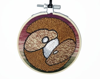 Slugs Mating Embroidery, 4 inch, Nature, Biology, Gastropods, Mollusks, Handmade