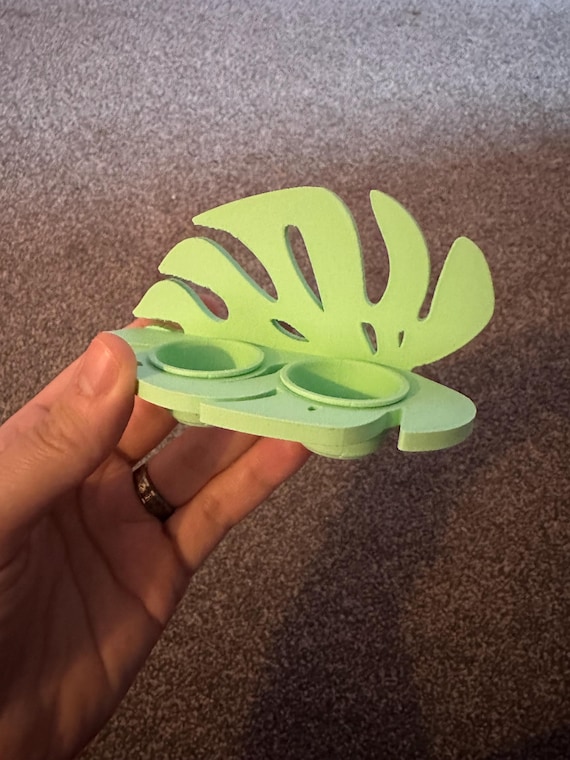 Gecko Leaf Feeding Ledge, Magnetic Tank Decor, Delicup Holder