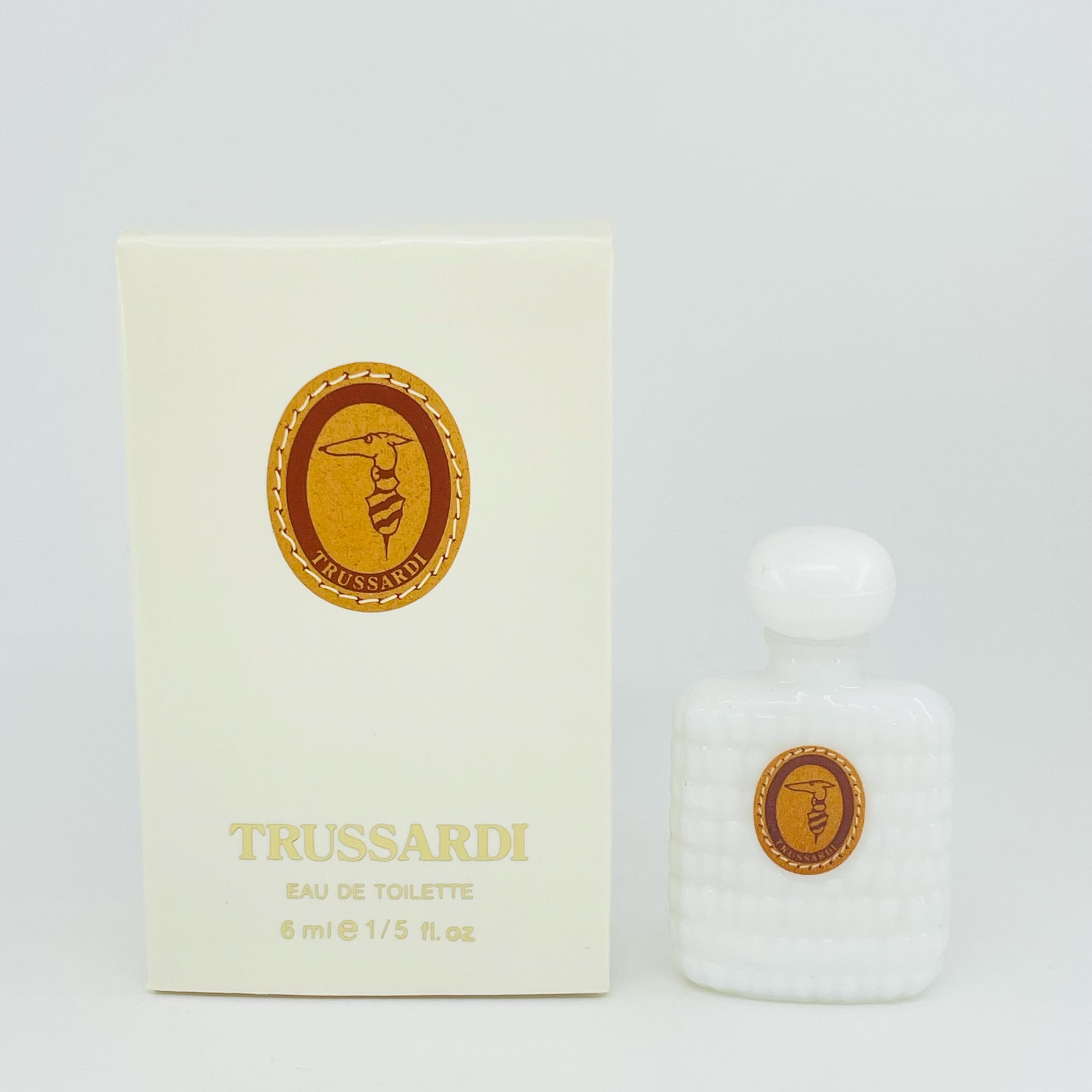 トラサルディ オードトワレ ミニ香水 ml。 液量オンス