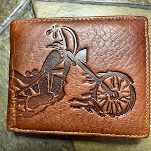 Cartera plegable de cuero genuino estilo motero para hombre, bellamente hecha a mano, diseño único, diseño de motocicleta con llamas, idea de regalo para moteros