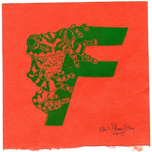 Peut inclure: Impression artistique vert et orange représentant une grenouille détaillée sur la lettre « F ». La grenouille présente un motif texturé. Le fond est orange uni. Signé « Ele Willoughby 2013 ».