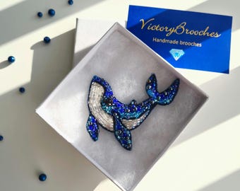 クジラのピン ビーズ刺繍ブローチ シロナガスクジラのビーズブローチ