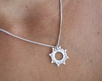 Lace pendant in sterling silver. "La Dentelle sun" silver necklace.