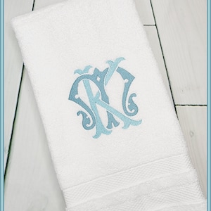 Monogrammed Hand Towel / Wedding Gift / Housewarming Gift