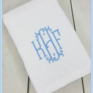 Monogrammed Hand Towel / Wedding Gift / Housewarming Gift