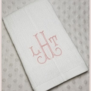 Monogrammed Hand Towel / Wedding Gift / Housewarming Gift