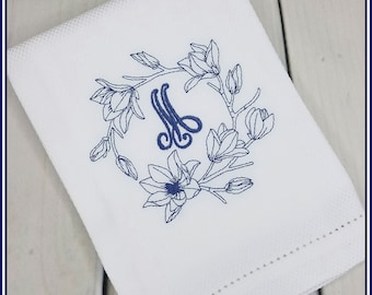 Monogrammed Hand Towel / Kitchen Towel / Wedding Gift / Hostess Gift / Housewarming