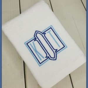 Monogrammed Hand Towel / Guest Towel / Preppy / Hand Towel / Wedding Gift / Hostess Gift / Housewarming Gift