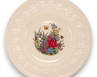 Wedgwood Tintern AL 9460 Dinner Plate 11&quot; Embossed Wellesley England Vintage
