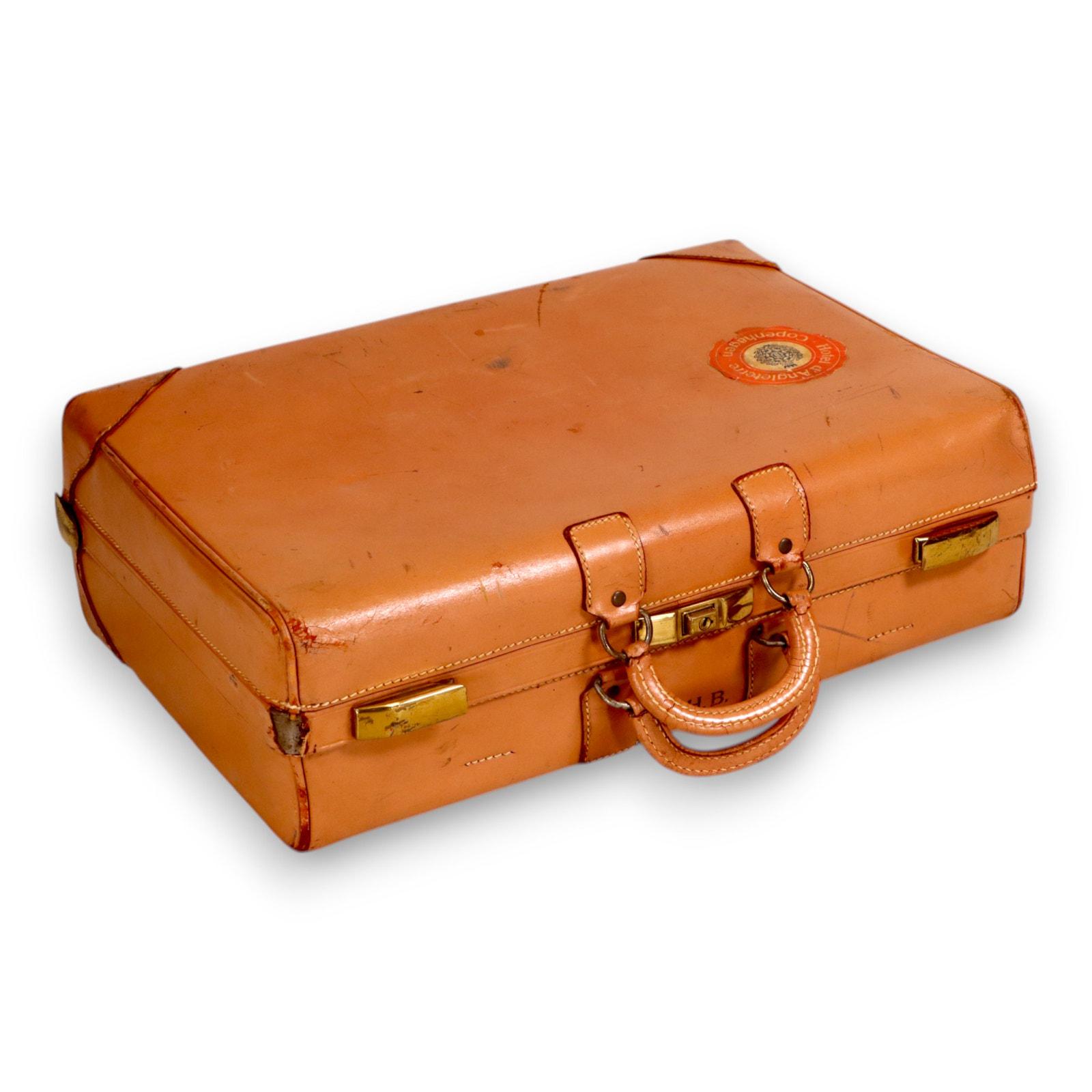 WW Winship Boston Brown Cowhide Leather Suitcase 21x17x7 Tween Int Vintage 1950