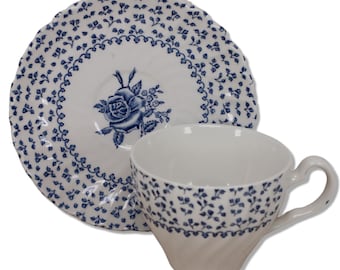 Royal Victoria Rose Bouquet Tea Cup Saucer Set England Vintage 1950&#39;s