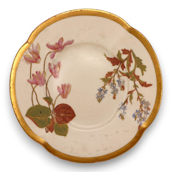 英国アンティークロイヤルウースターブラッシュアイボリープレート