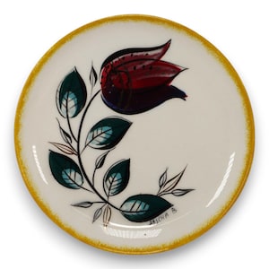 Zeldzame Sascha Brastoff bloemenbroodbord bordeauxrode tulp gele rand vintage jaren 1950