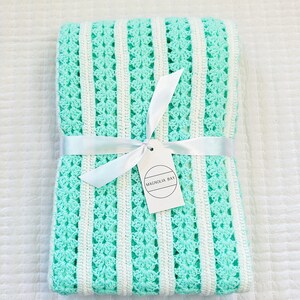 Kocyk dla dziecka szydełkowany, pomysł na prezent na baby shower, kocyk dla chłopca, kocyk dla dziewczynki, pastelowy wystrój pokoju dziecięcego, noworodek, chłopiec, niemowlę, wielokolorowy