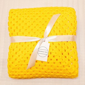 Żółty Biały Szydełkowy Afgański Kocyk dla Dzieci, Ręcznie Robiony Szydełkowy Kocyk, Prezent Na Baby Shower, Noworodkowy Kocyk dla Dziewczynki lub Chłopca, Ręcznie Robiony Kocyk