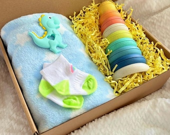 New Baby Gift Box Set, Baby Shower Gift Box, Newborn Gift Set, Baby Boy Baby Girl Gift Set, Gender Neutral, Welcome Baby Gift, Toy Basket