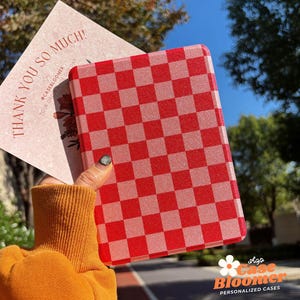 Custom Name Pink Checkerboard iPad case iPad Pro 13 12.9 11 Air6/7 M3 A16 10th Mini7 Auto Wake/Sleep Case with Pencil Slot Personalized Gift