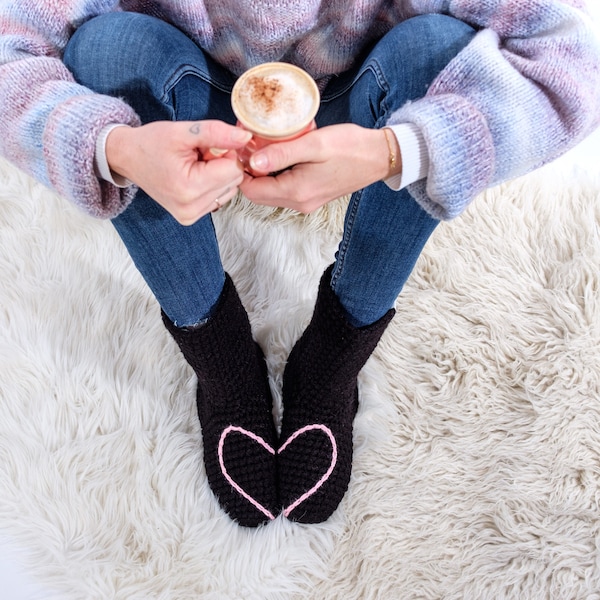 Chaussettes pantoufles avec motif coeur d'amour, cadeau de fête des mères, cadeau de la Saint-Valentin, cadeau de Noël, chaussettes pantoufles au crochet faites à la main