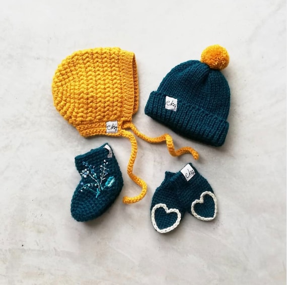 trailheads fleece ponytail hat with drop down ear warmer