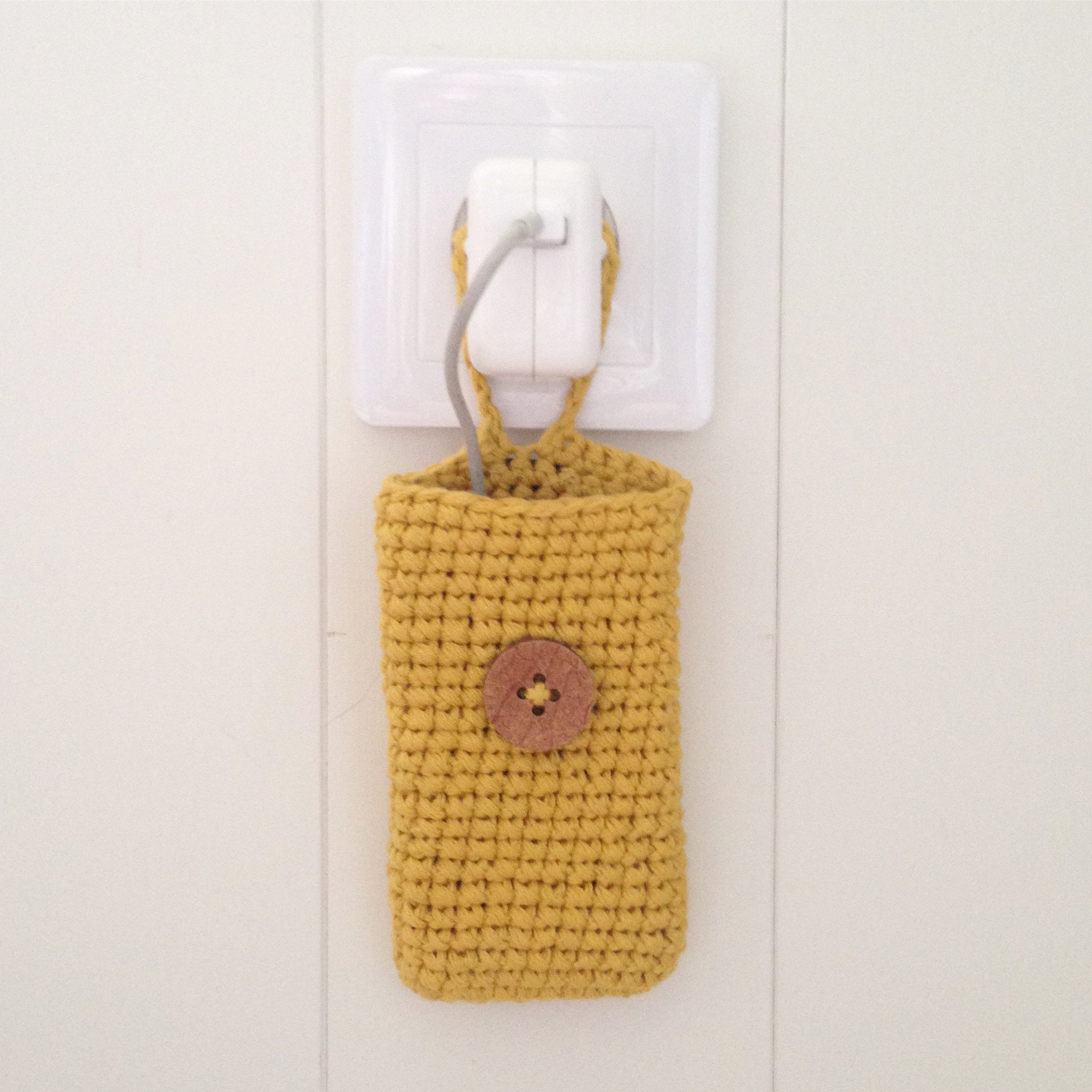 A closer look at Organic Cotton Cell Phone Case Designs