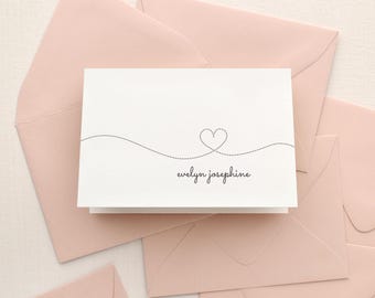 Papelería con forma de corazón y nombre / Caja de tarjetas personalizadas plegadas con sobres / Set de papelería personalizado para mujer / SMITTEN
