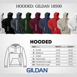 Puede incluir: Una selecci&oacute;n de sudaderas con capucha en varios colores: ceniza, negro, gris oscuro, verde bosque, granate, azul marino, rojo, arena y blanco. La imagen tambi&eacute;n muestra una tabla de tallas con medidas en cm y el logotipo de Gildan.