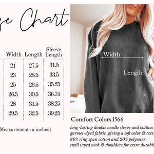 K&ouml;nnte beinhalten: Gr&ouml;&szlig;entabelle f&uuml;r einen Pullover mit Ma&szlig;en in Zoll f&uuml;r Breite, L&auml;nge und &Auml;rmell&auml;nge. Die Tabelle zeigt die Gr&ouml;&szlig;en S bis 3XL. Der Pullover wird als langlebig mit doppelnadelgen&auml;hten &Auml;rmeln und Saum, st&uuml;ckgef&auml;rbtem Stoff, der eine weiche Farbe und Textur ergibt, 80% Ringspinn-Baumwolle und 20% Polyester, sowie einem Webband an Hals und Schultern f&uuml;r zus&auml;tzliche Strapazierf&auml;higkeit beschrieben. Comfort Colors 1566.