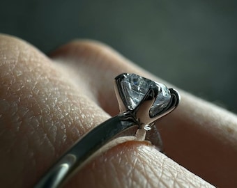 Silver ring modern