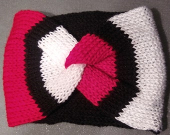 Handmade Knit Earwarmer: Perfectly Crafted for Comfort and Fashion, a Must-Have for Winter!"