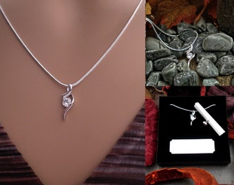 WN Mother of Bride Necklace Jewelry Gift Mother of the Bride Gift Jewelry Thank You For Raising The Woman Of My Dreams