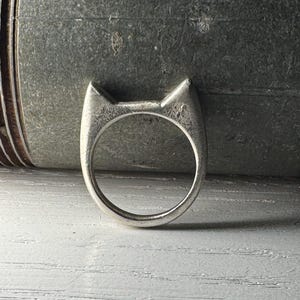 cat ring a day 161 hand cast from carved wax size 7.5 sterling silver