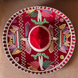 Vintage 1960er Jahre Salazar Yepez Mexikanischer Mariachi Hut mit rotem Samt verziert