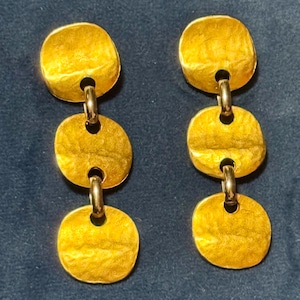 1980s hammered satin finish antique yellow  gold plated stud dangle earrings 2 inches long