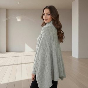 Zopfmuster Poncho Strickmuster: Aran Style Cape (PDF Download)