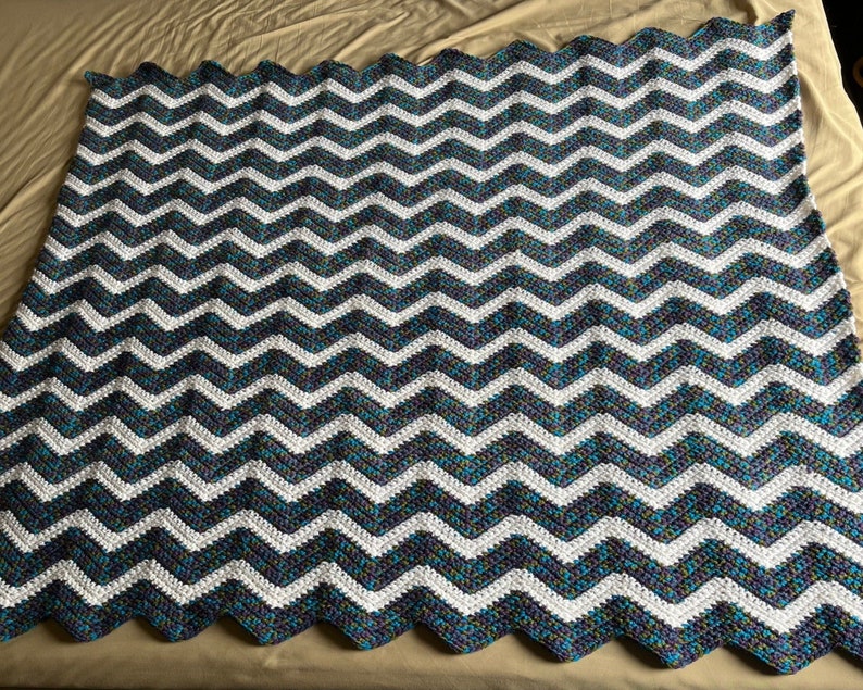 Chevron Crochet Blanket Pattern – Beginner Friendly, Wavy Stripes (PDF ...
