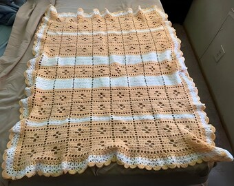 Handmade Peach and White Midwife Inspired Blanket, Size 40" x 45". Teardrop Lace Blocks and Ruffled Shell Border. Cotton/Acrylic Blend Wool.