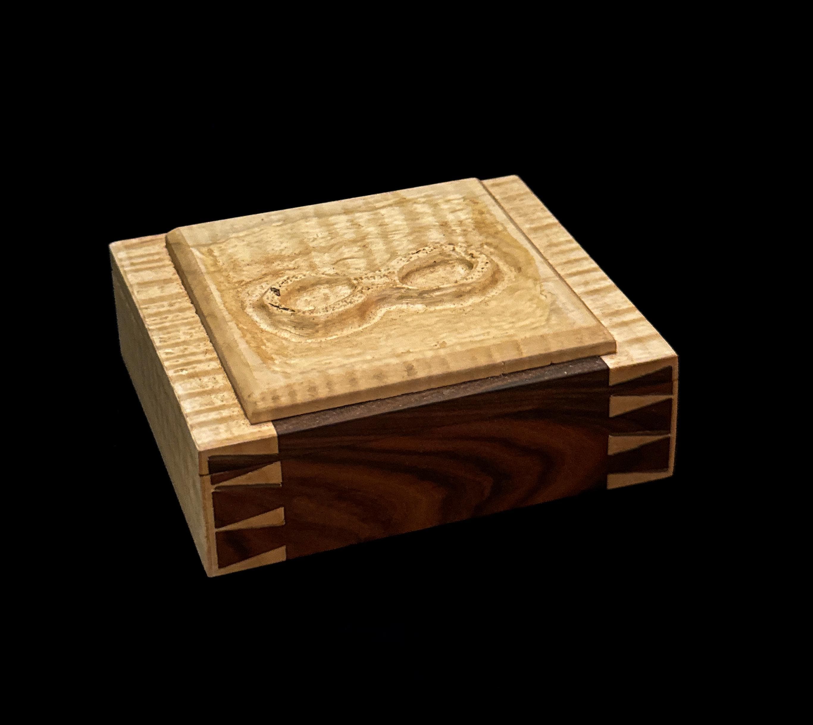 Small Rosewood & Tiger Maple Keepsake Box • Half-Blind Dovetail Joinery • Infinity Symbol Carving • Handmade Wooden Gift