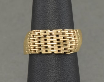 Striking Vintage Gold Chain Link Band Ring - Comfortable & Substantial