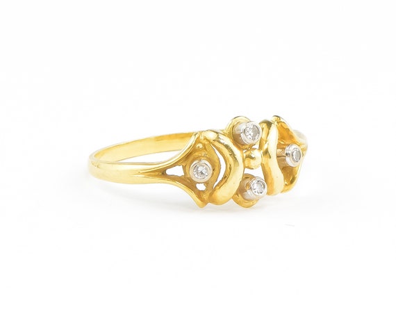 Lovely Art Nouveau 18K Gold Diamond Ring - Elegan… - image 8