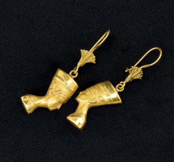 Vintage 18K Gold Nefertiti Egyptian Queen Dangle … - image 1