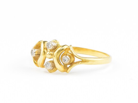 Lovely Art Nouveau 18K Gold Diamond Ring - Elegan… - image 4