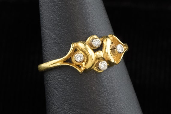 Lovely Art Nouveau 18K Gold Diamond Ring - Elegan… - image 2